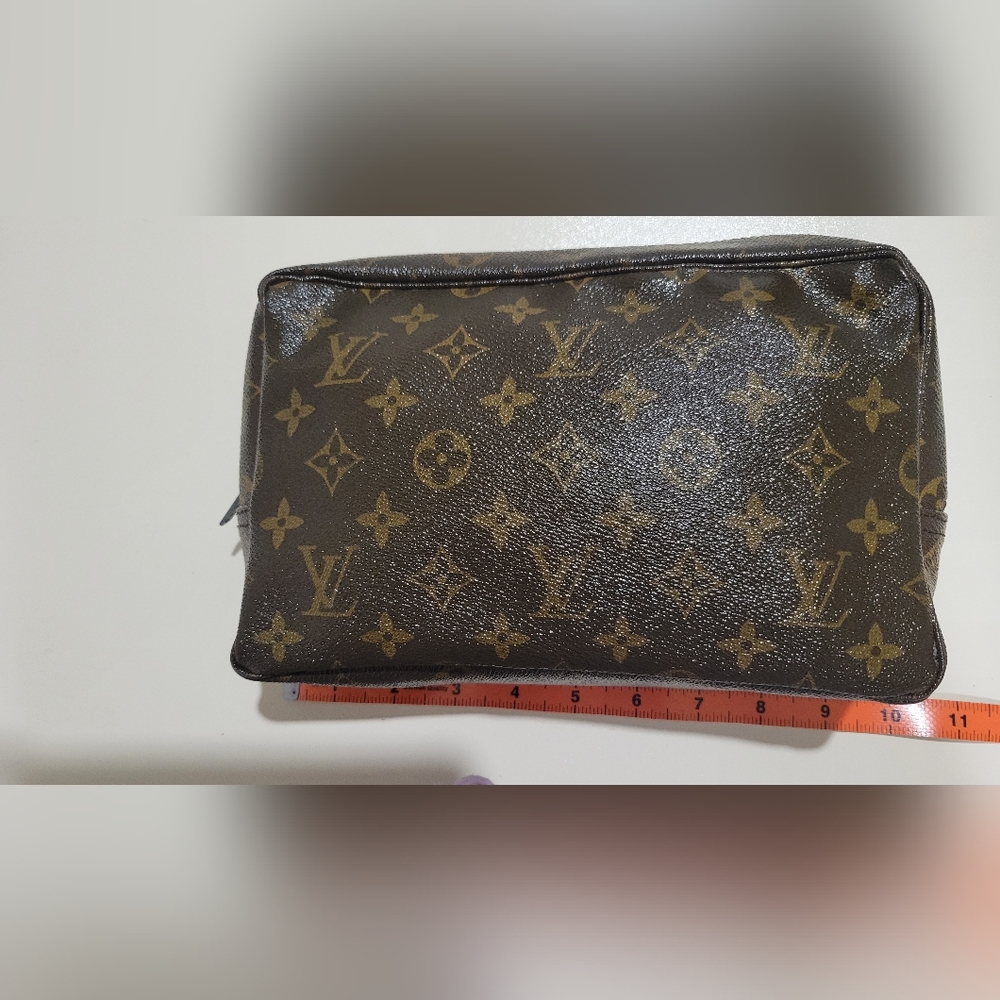 Lv Pouch